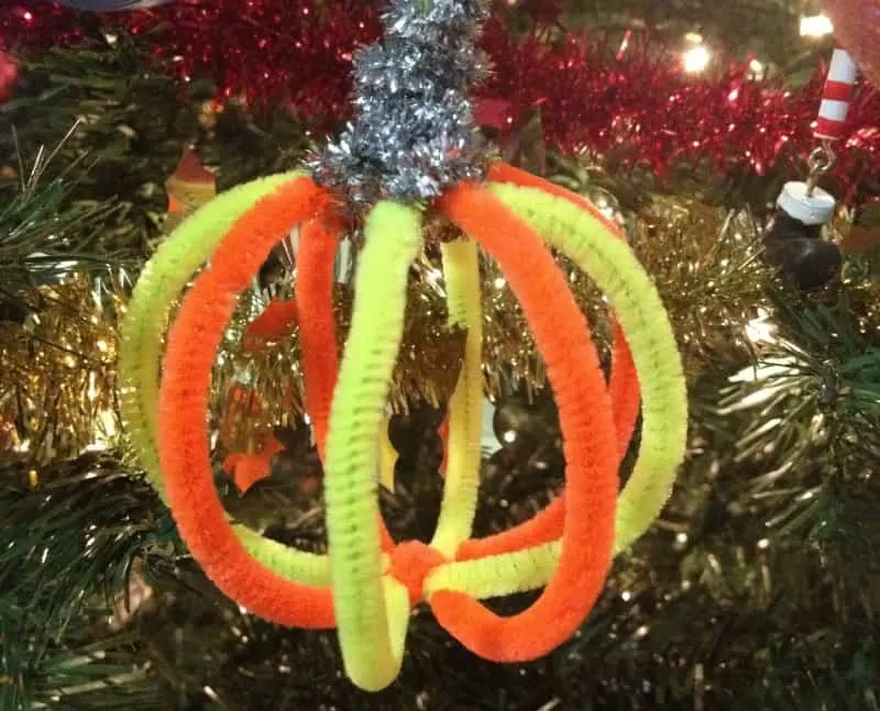 Pipe cleaner ornament