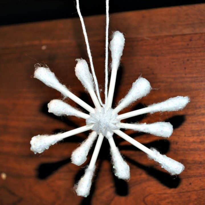 Q tip snowflake craft