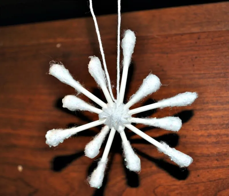 Q tip snowflake craft
