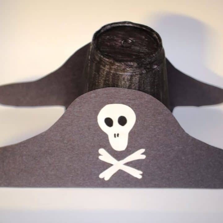 Mini pirate hat - a fun craft for boys