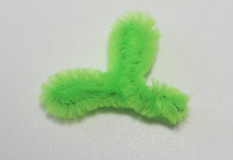Pipe cleaner leaves