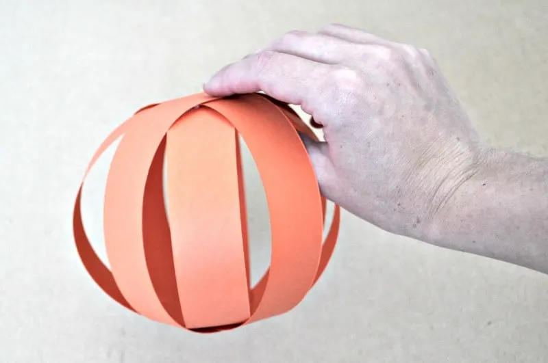 how to make a 3D pumpkin from paper