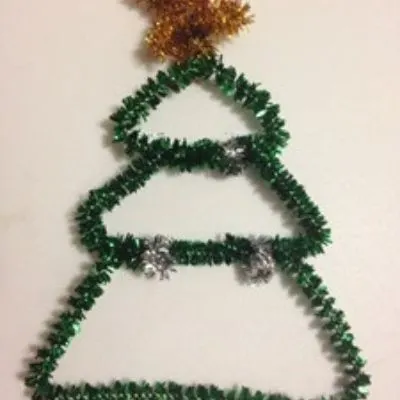 pipe cleaner christmas tree