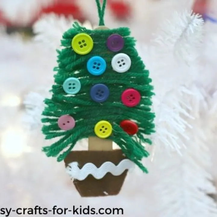 yarn christmas tree decoration craft