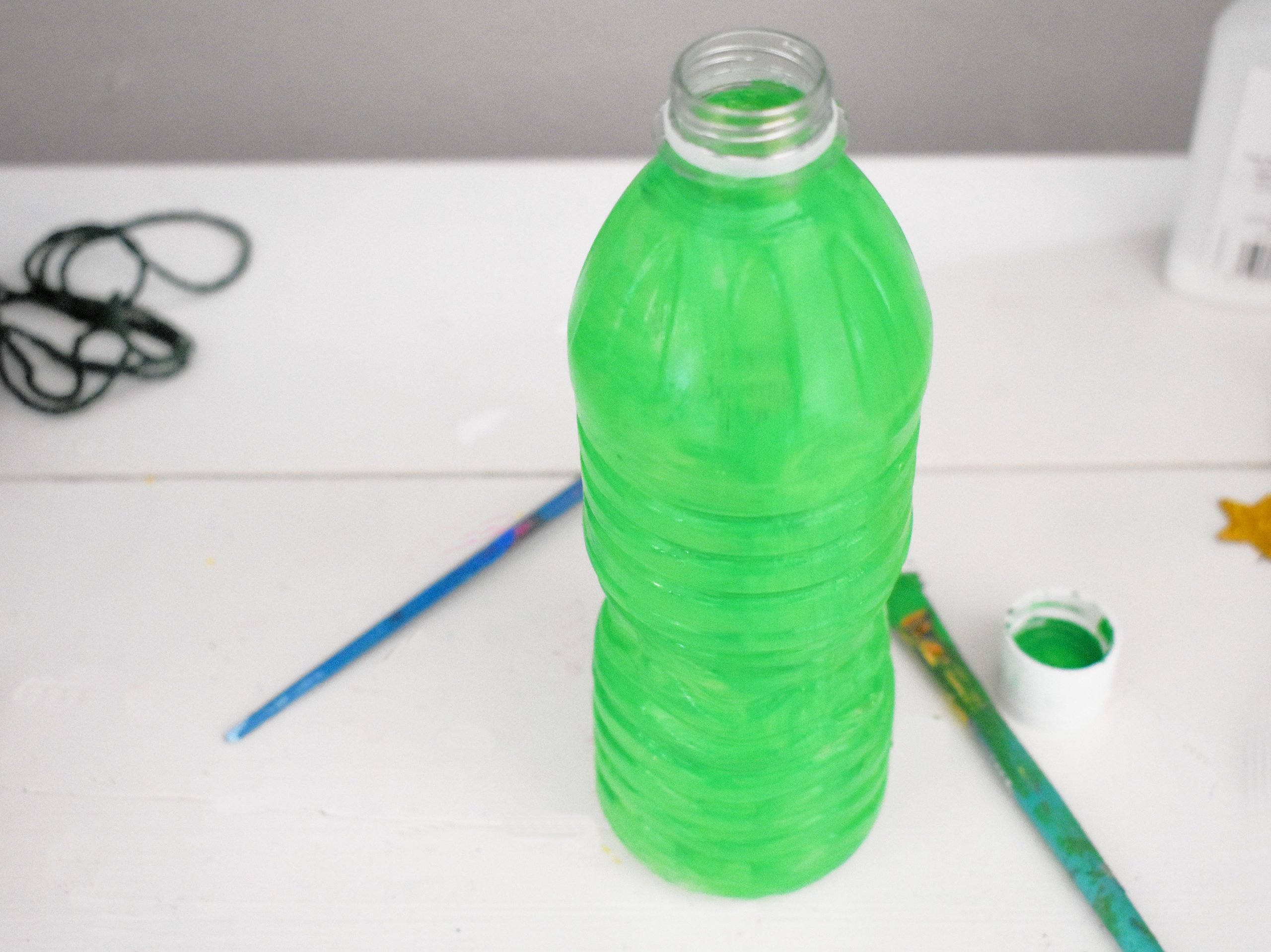 water bottle christmas tree paint green