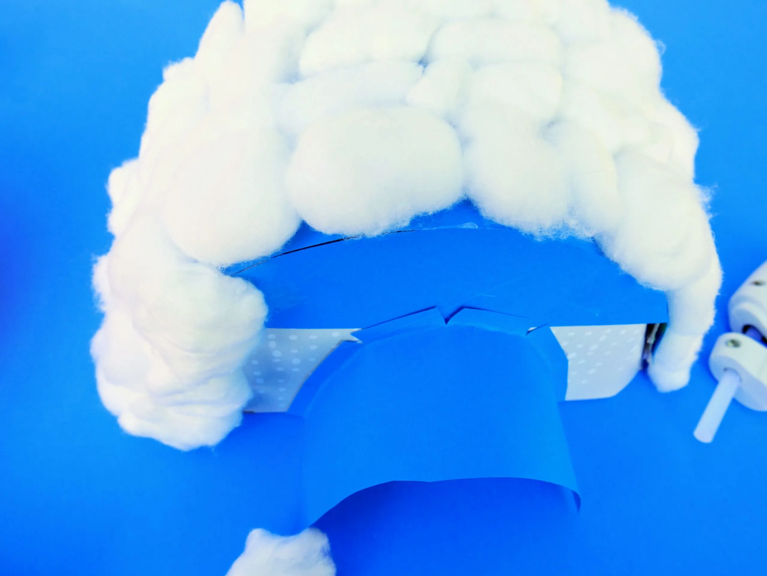 tissue box igloo craft with cotton balls