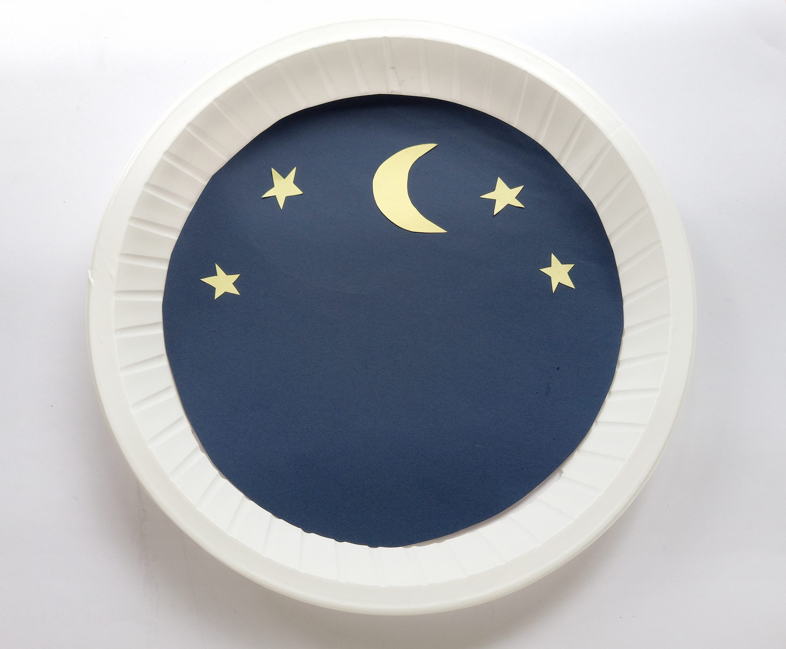Minnie Mouse witch paper plate craft