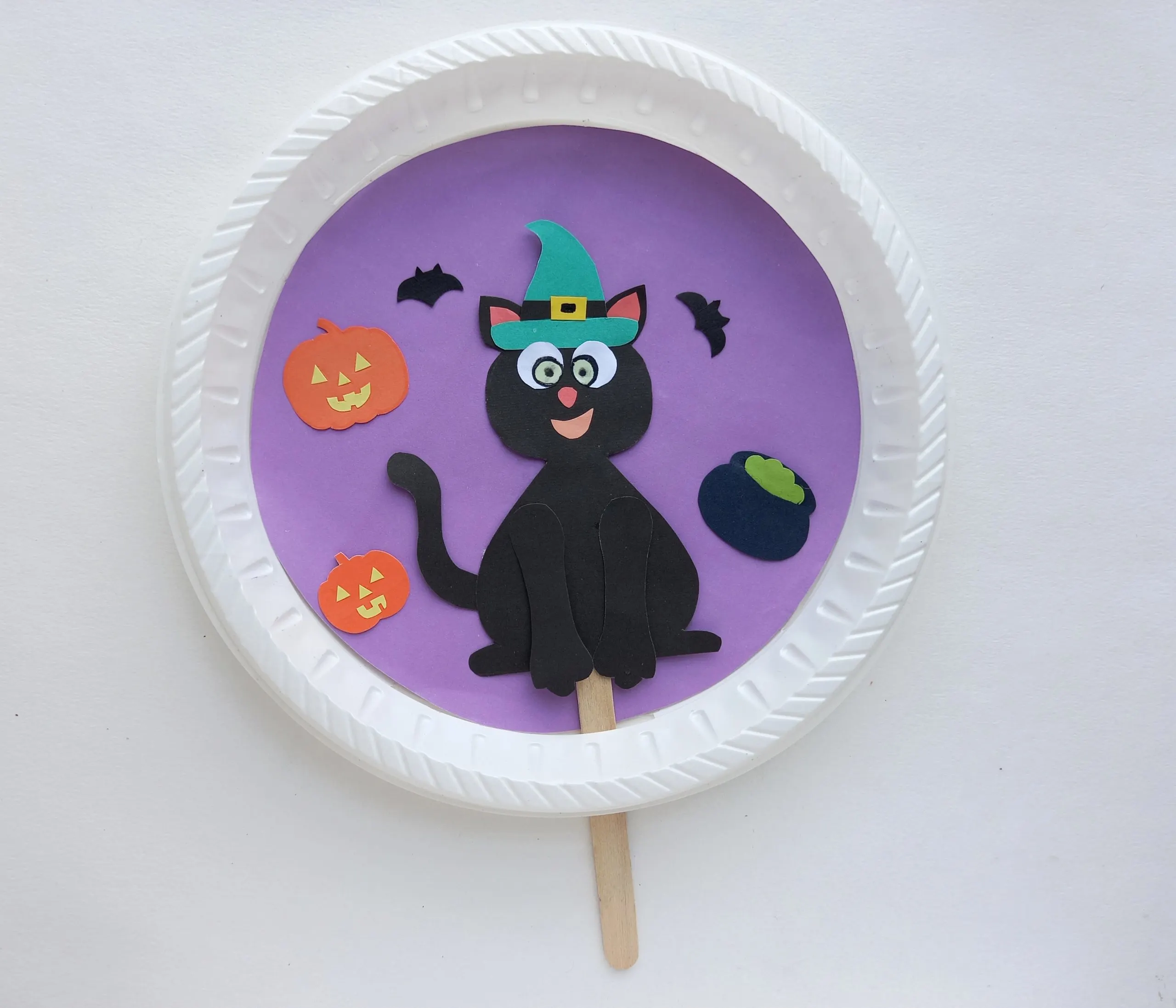 cat witch craft with paper plate