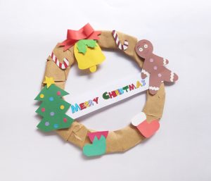 diy Christmas wreath craft for kids