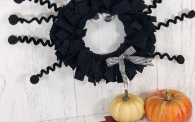 spider wreath craft with felt