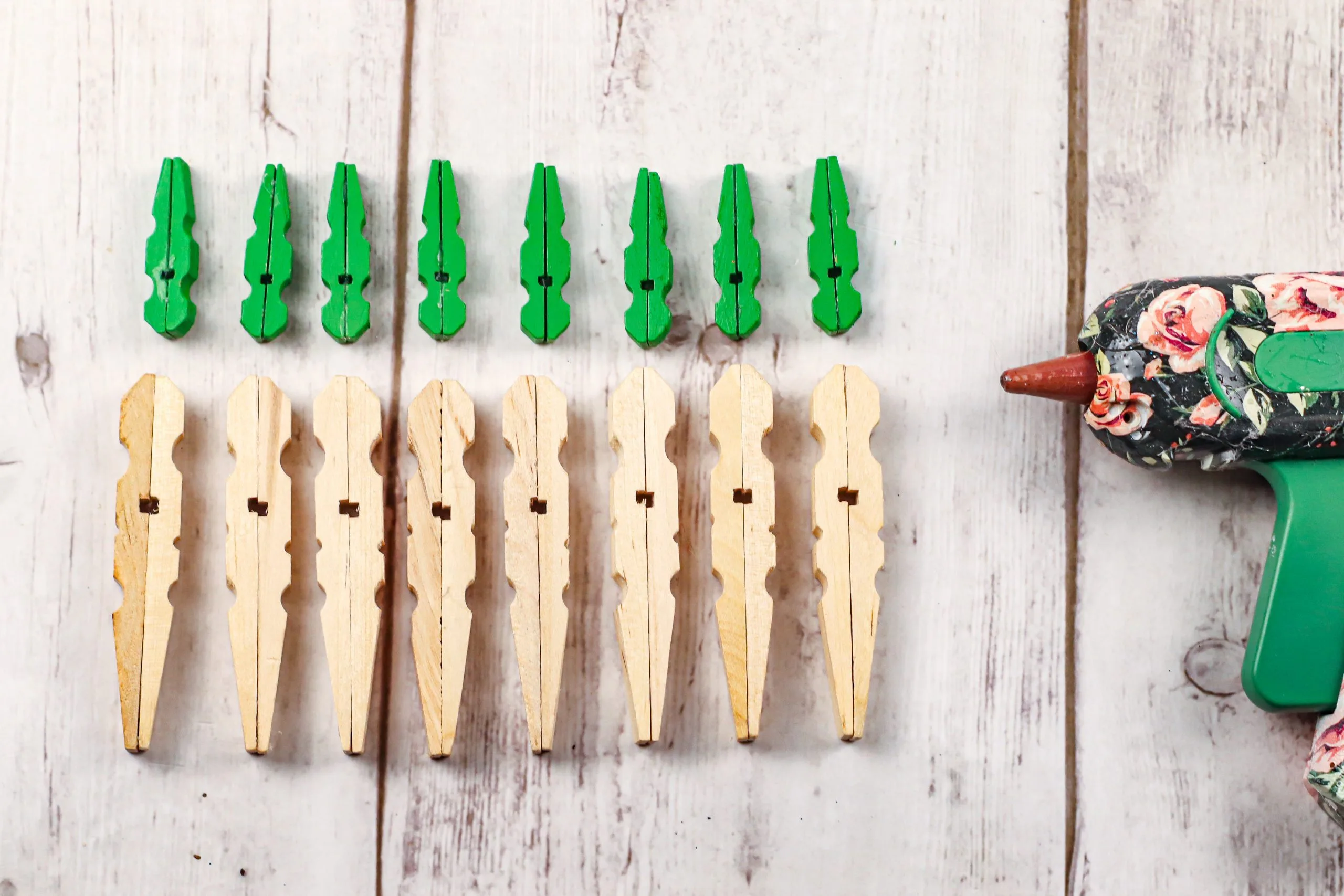 how to make snowflakes from clothespins