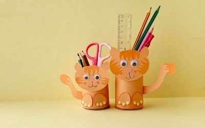 cat pen stand craft