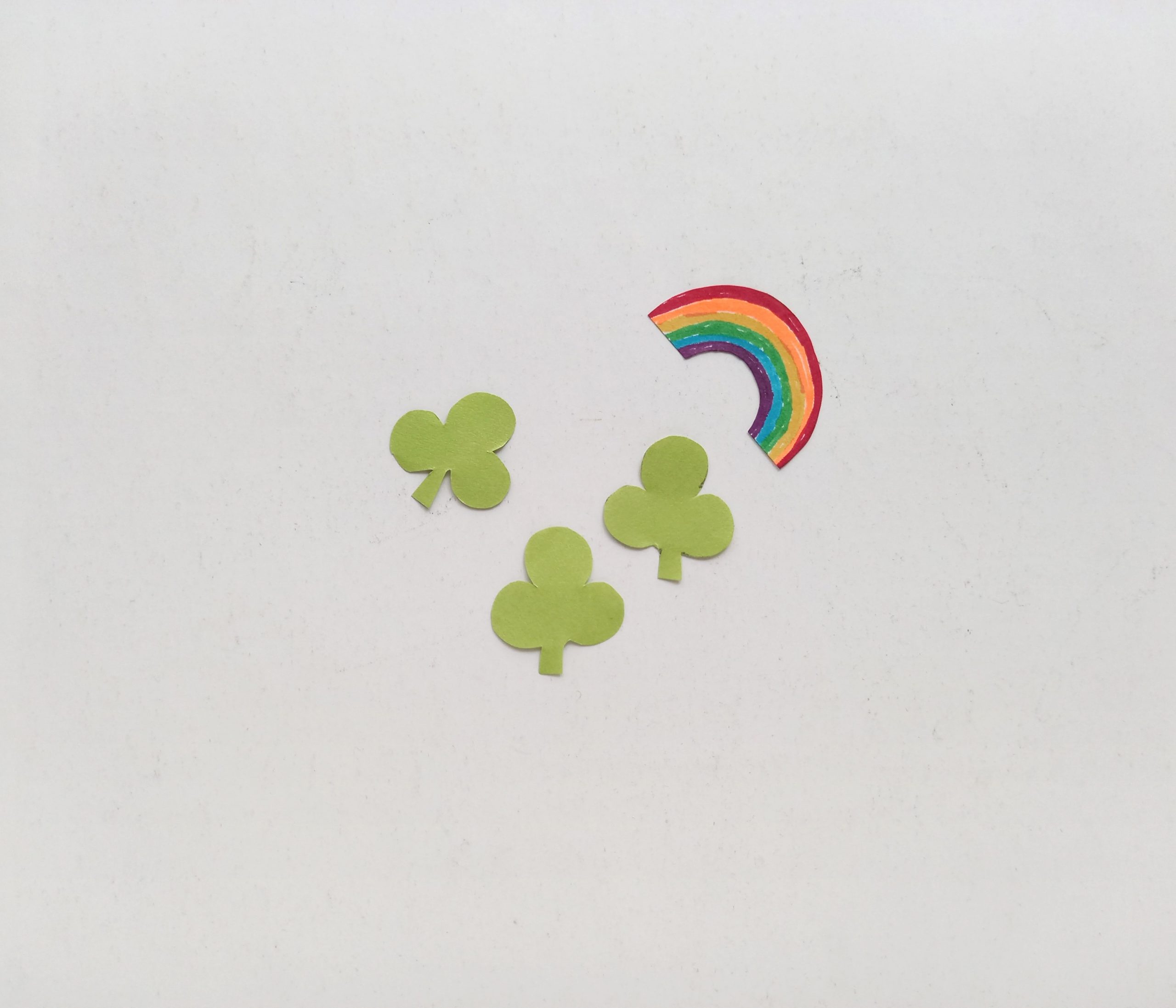 decorate leprechaun mask