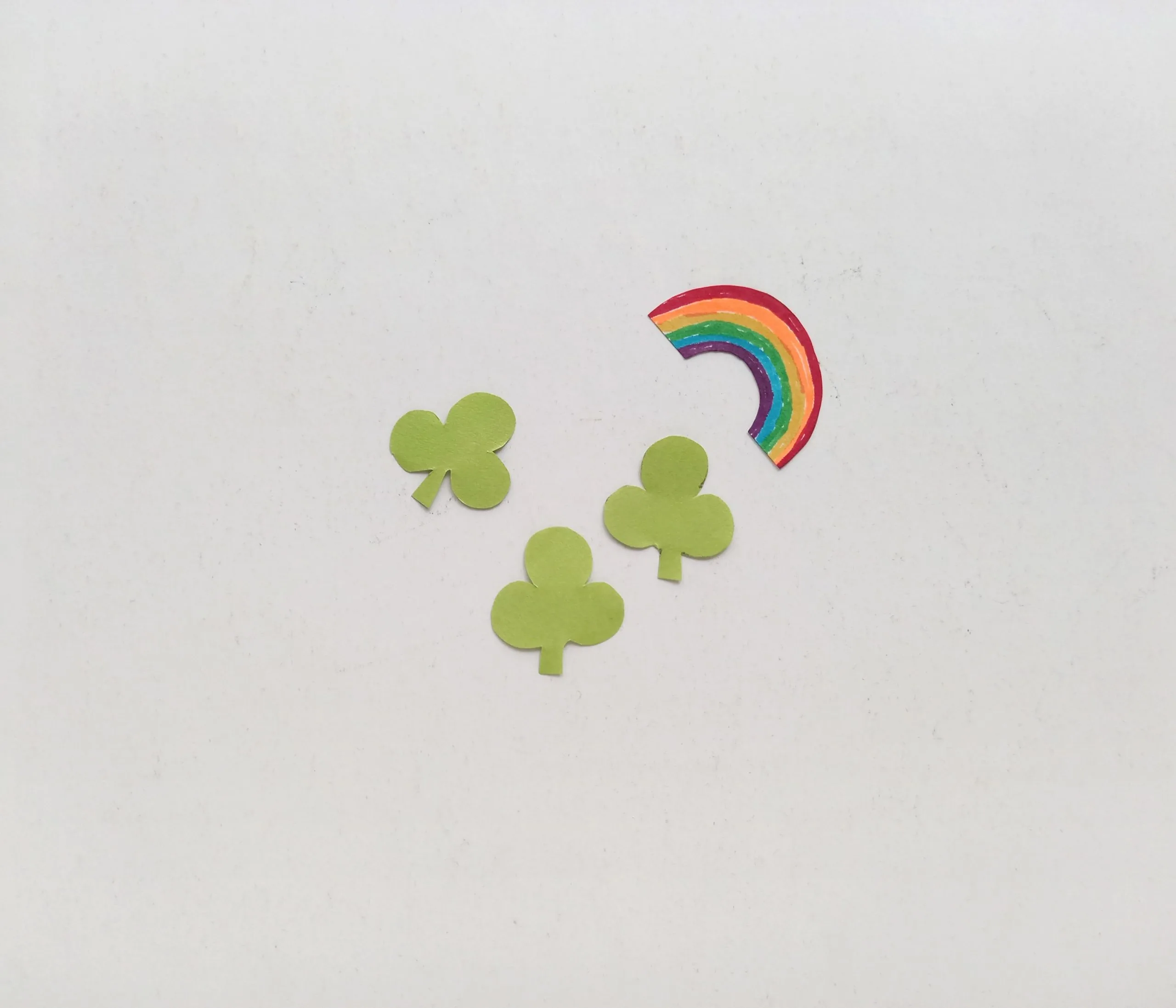 decorate leprechaun mask