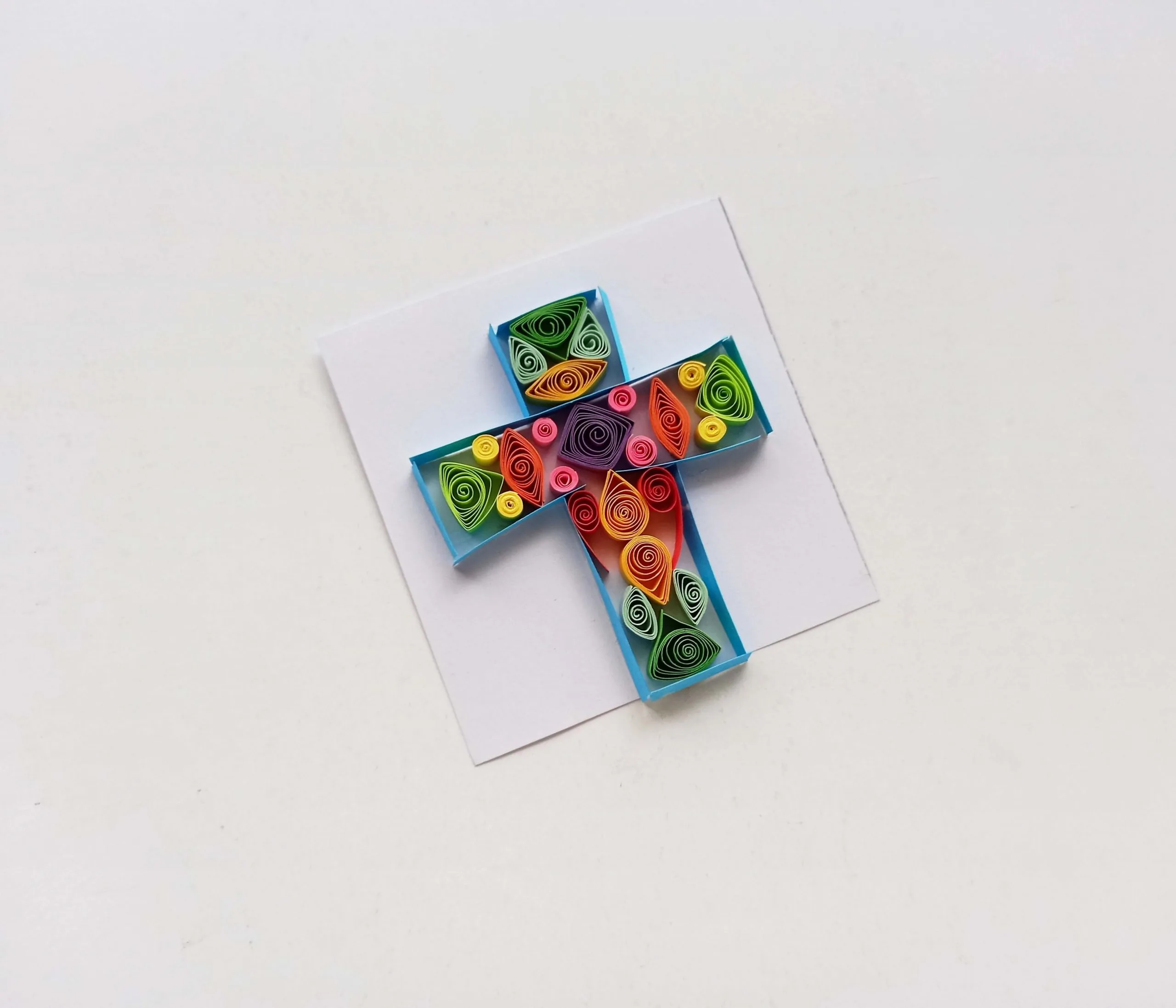 how to make an Easter cross by quilling