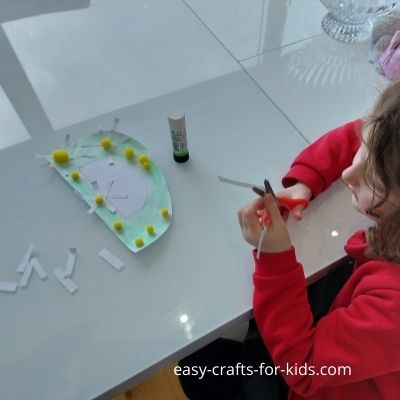 Daisy Flower Craft for Preschool – Let’s Kids Learn Letter D