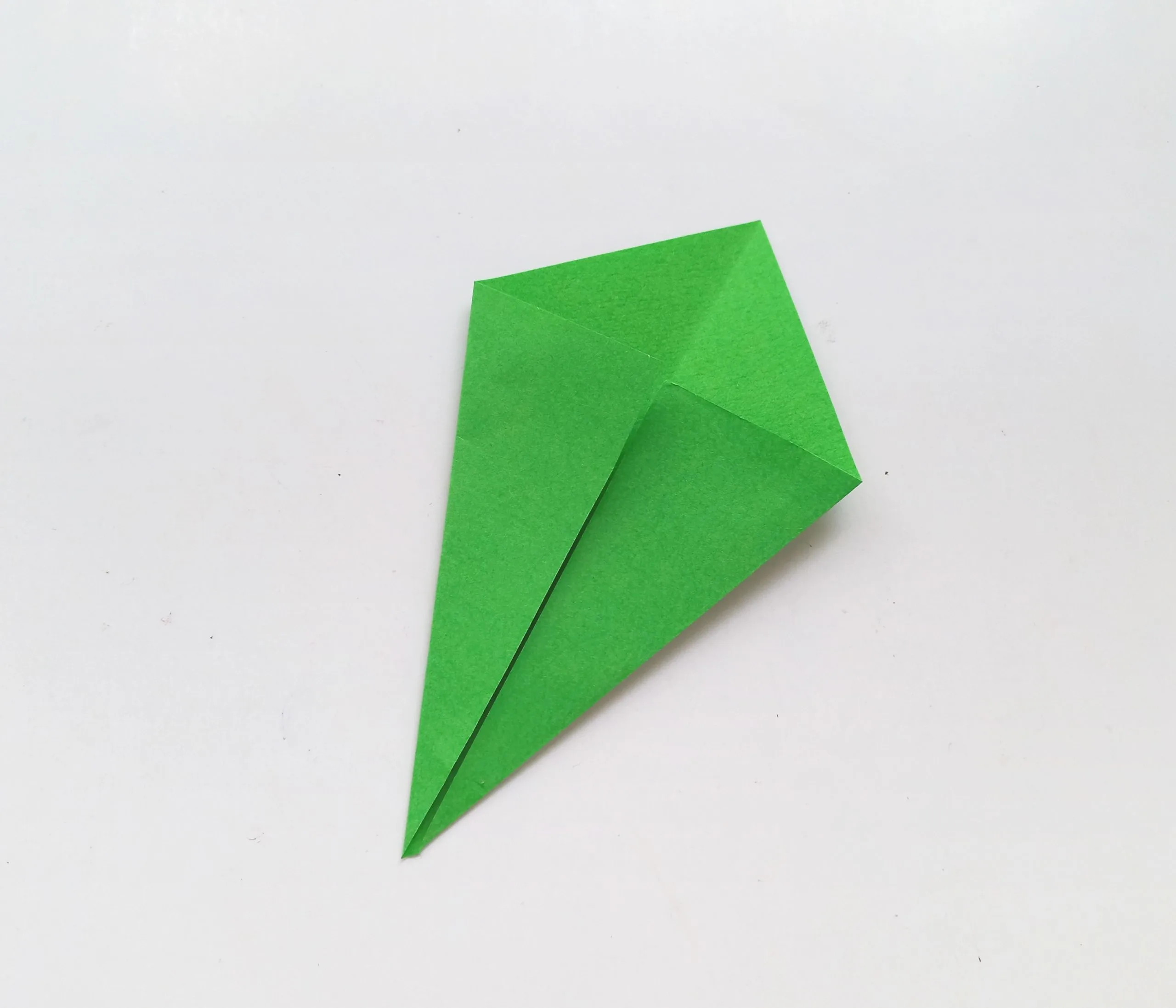 how to fold paper to make tulips