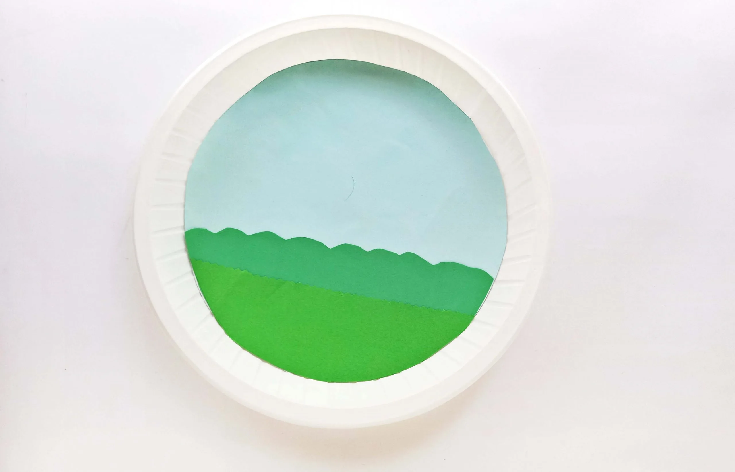 how to make a paper plate craft for Little Miss Muffet