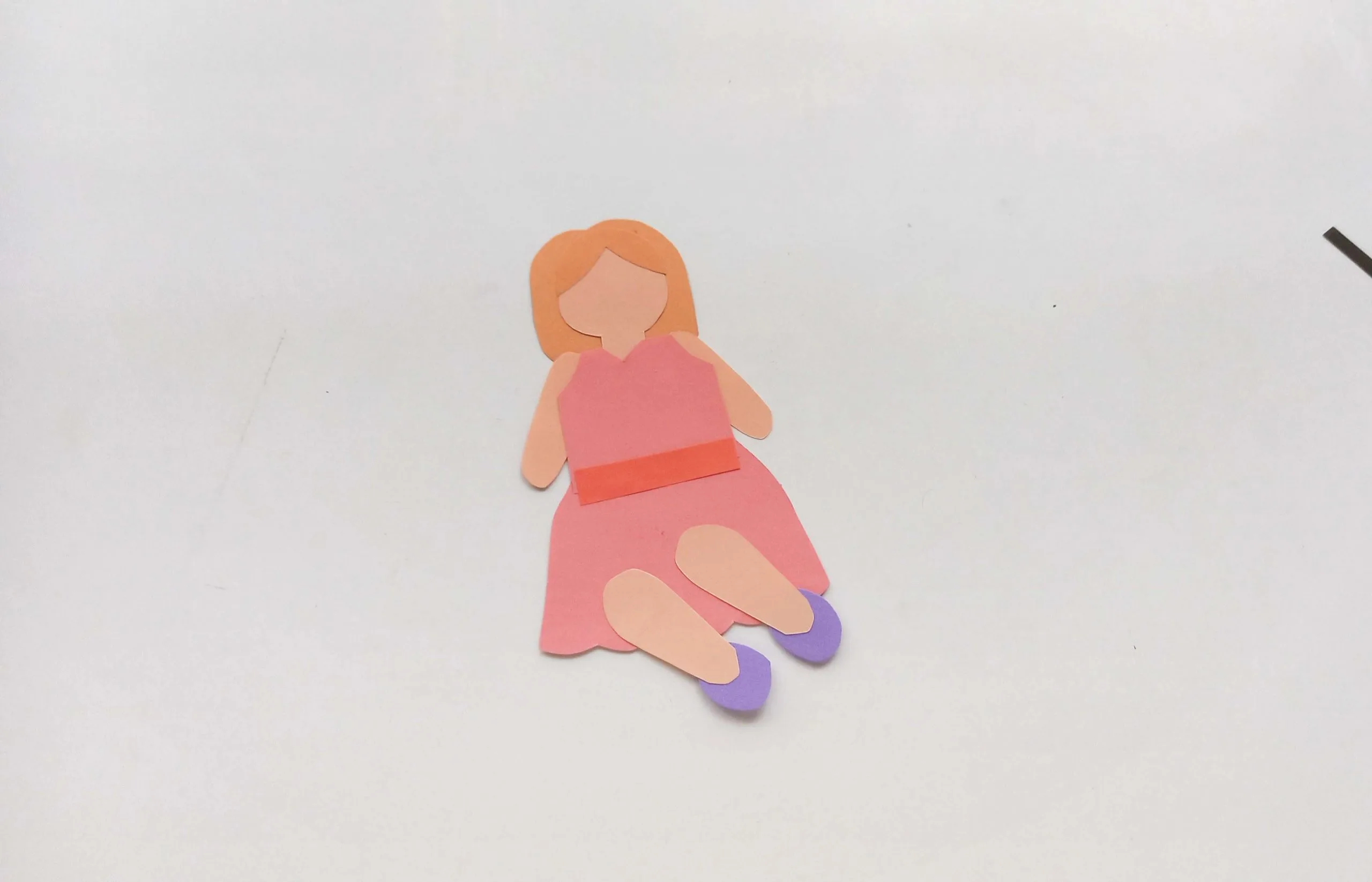 Little Miss Muffet craft with paper