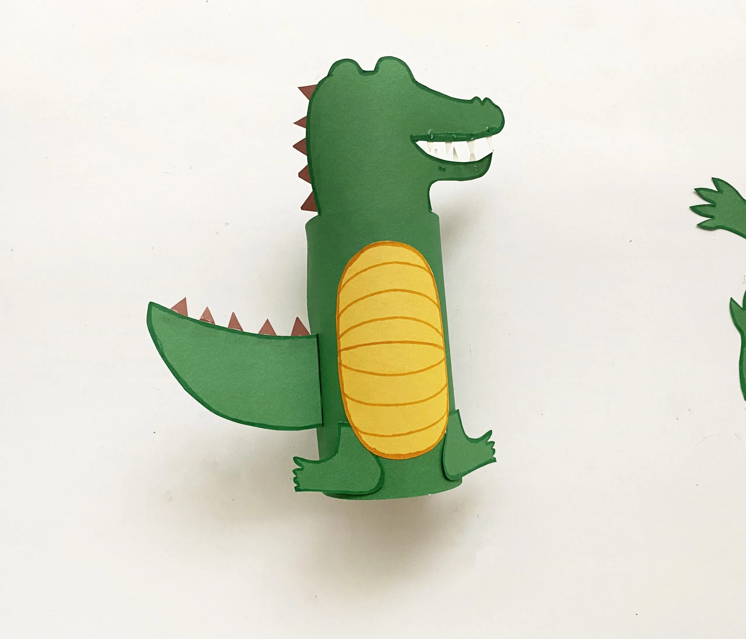 how to make an alligator from a toilet paper roll