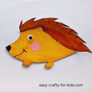 easy hedgehog craft with paper plate