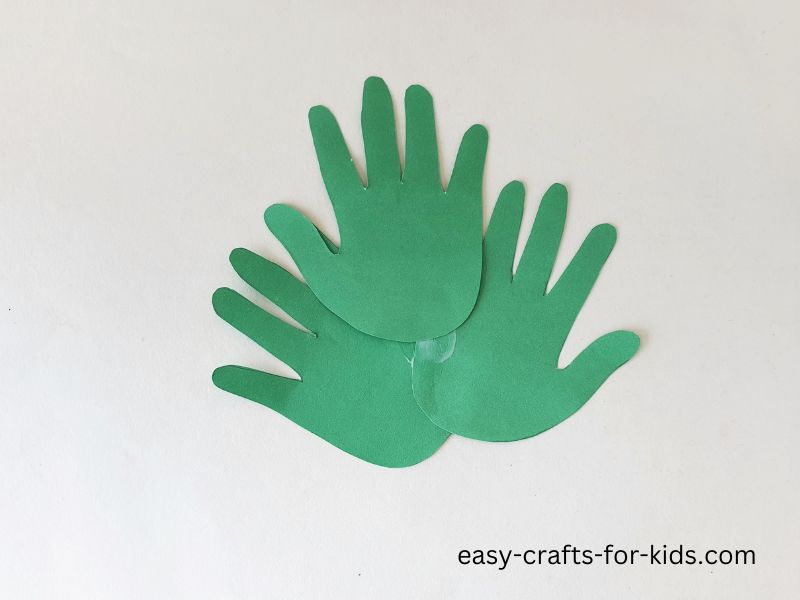 easy handprint Christmas crafts