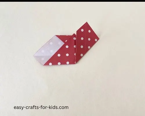 how to make Valentine origami hearts