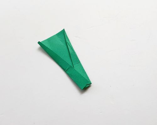 How to origami shamrock stem