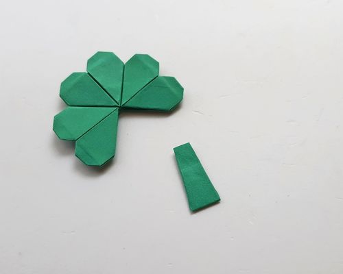 how to make origami shamrock