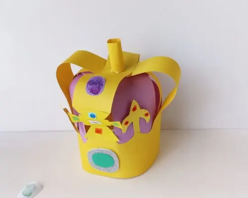 easy paper crown craft for kids